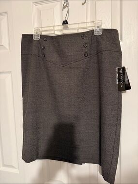 AGB Gray Button-Accent Pencil Skirt
